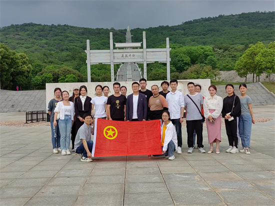 黨旗所指，團旗所向——襄州區(qū)人民醫(yī)院團委先進事跡材料