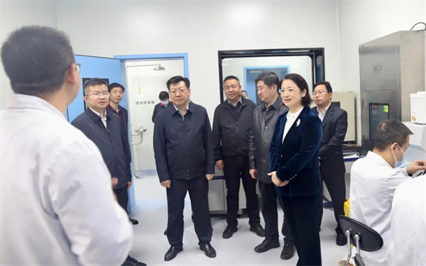 襄陽(yáng)市委常委、宣傳部部長(zhǎng)陳劍來(lái)我院調(diào)研